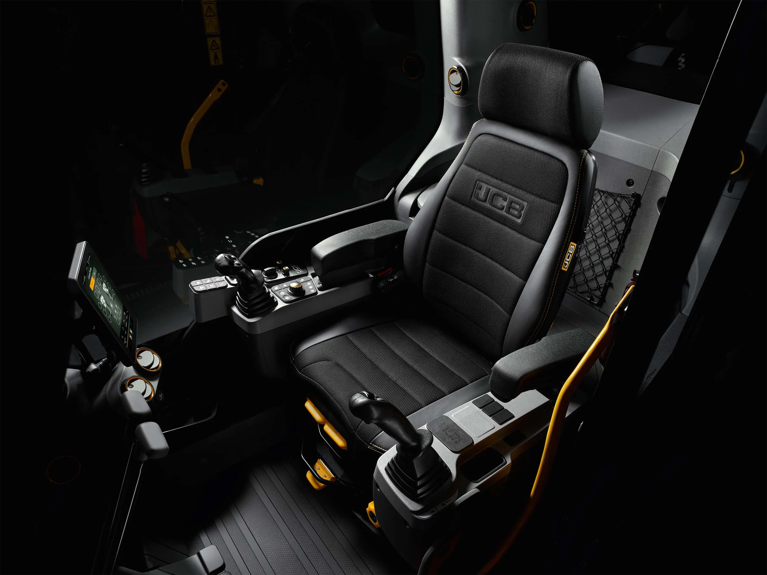 S_COMMANDPLUS_CAB_14.jpg
