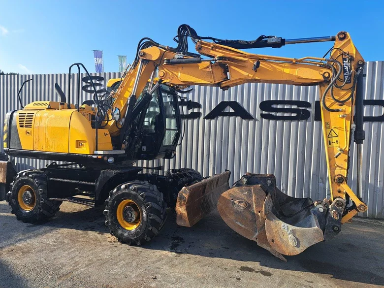 Pelles sur pneus occasion JCB JS145W TAB