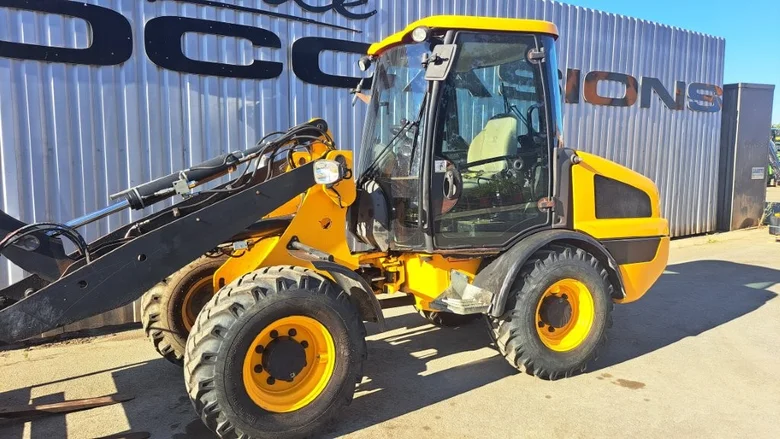 Chargeur sur pneus occasion JCB 406 T4i