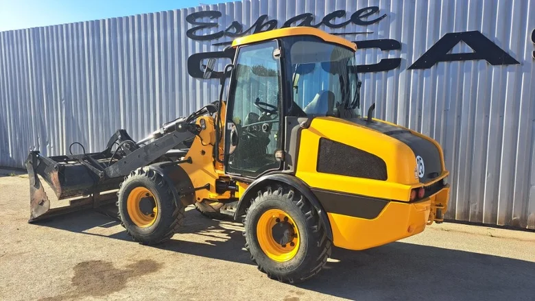 Chargeur sur pneus occasion JCB 406 T4i