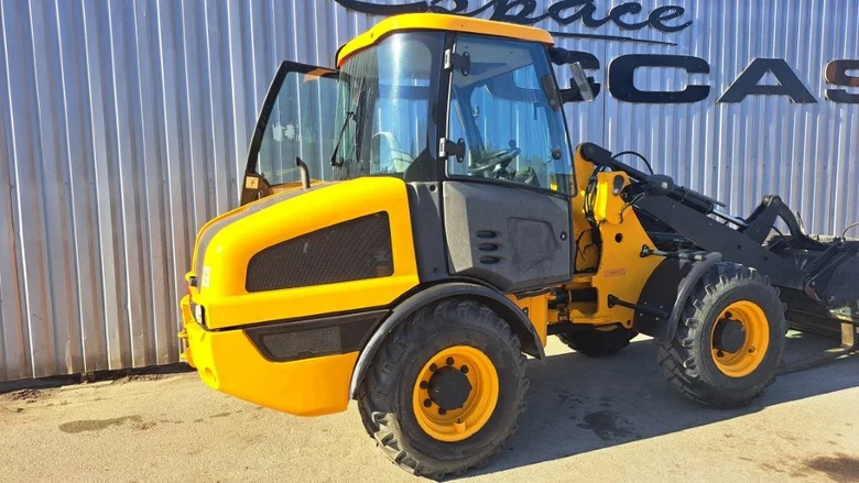 Chargeur sur pneus occasion JCB 406 T4i