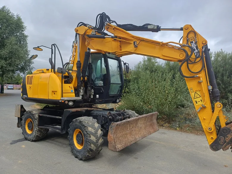 Pelles sur pneus occasion JCB JS145W TAB