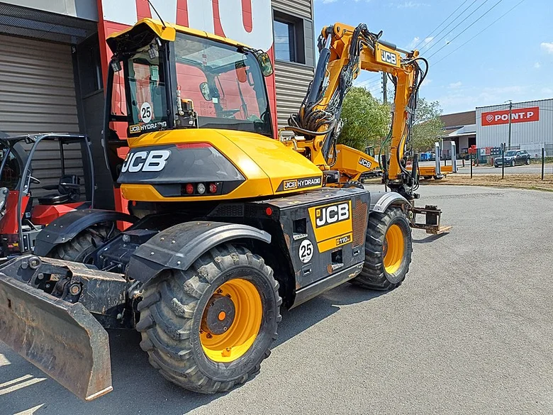 Pelles sur pneus occasion JCB HYDRADIG