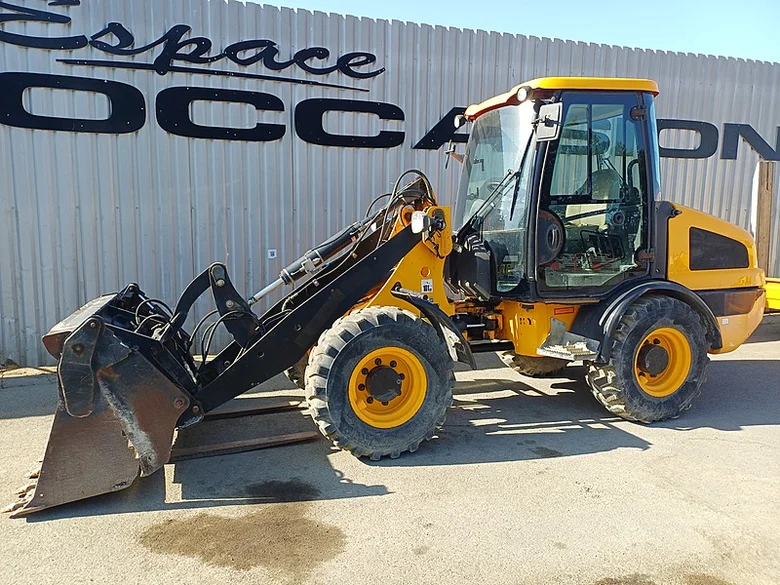 Chargeur sur pneus occasion JCB 406 T4i