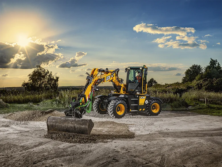 JCB Hydradig 110W : pelle à pneu JCB pour le TP