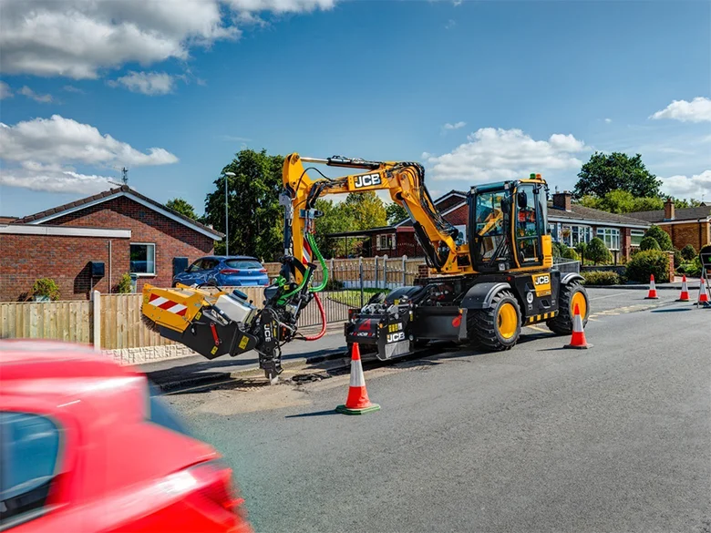 JCB Hydradig 110W : pelle à pneu JCB pour le TP
