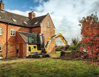 Pensez environnement et confort en choisissant la mini pelle électrique JCB !