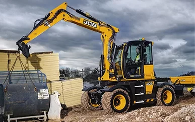 Confort, visibilité : la pelle sur pneus JCB HYDRADIG !