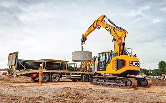 La machine tant attendue… La JCB 245XR pour la construction