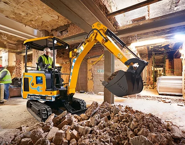 Pensez environnement et confort en choisissant la mini pelle électrique JCB !