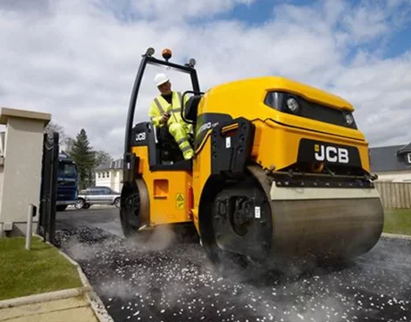 Le compacteur JCB VMT CT 260-120, chez COLAS I M3