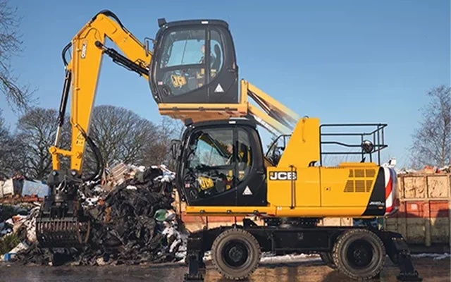 La pelle sur pneus de manutention JCB JS20MH pour le recyclage